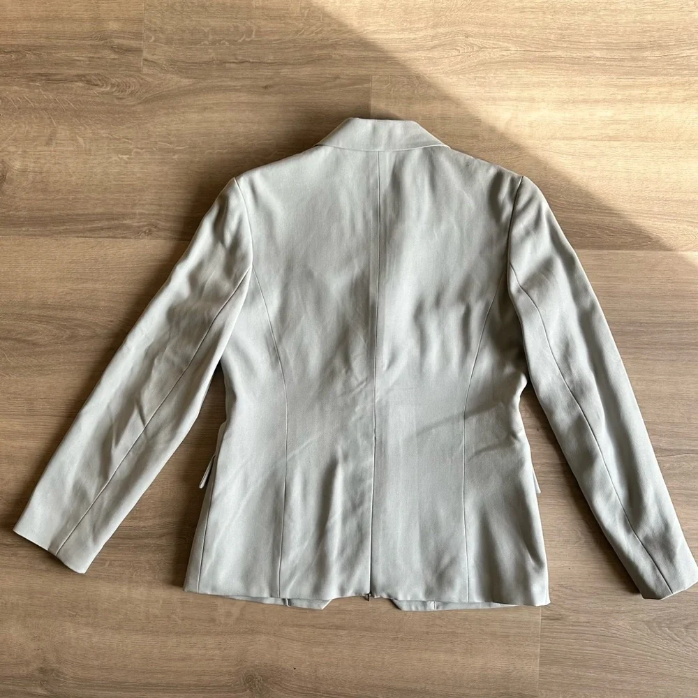 Banana Republic Women's Soft Gray Suit Jacket - Picture 7 of 7